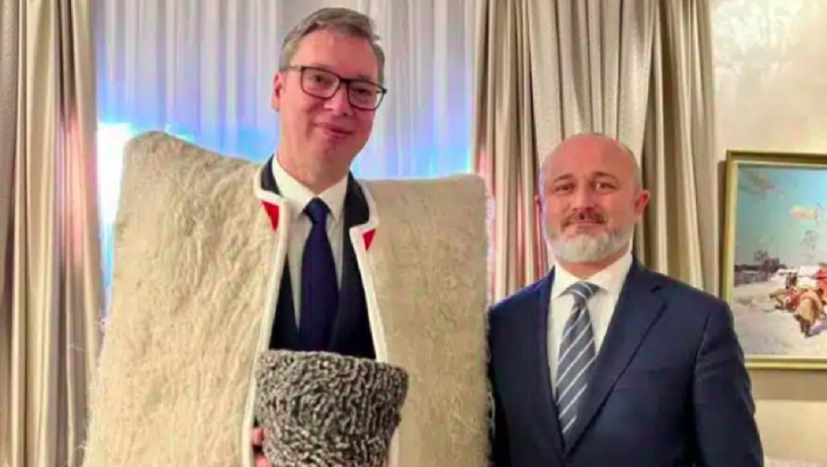 FOTO Vučić se obukao kao Čečen, Kadirov mu poslao poklone