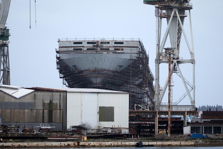 U pulskoj bolnici preminuo Talijan koji je prošli tjedan pao u brodogradilištu