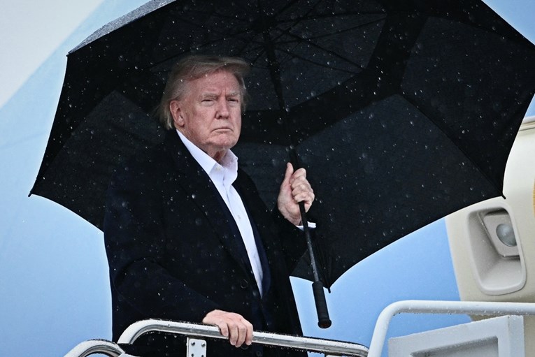 Trump: Nema više socijalne pomoći za imigrante bez dokumenata