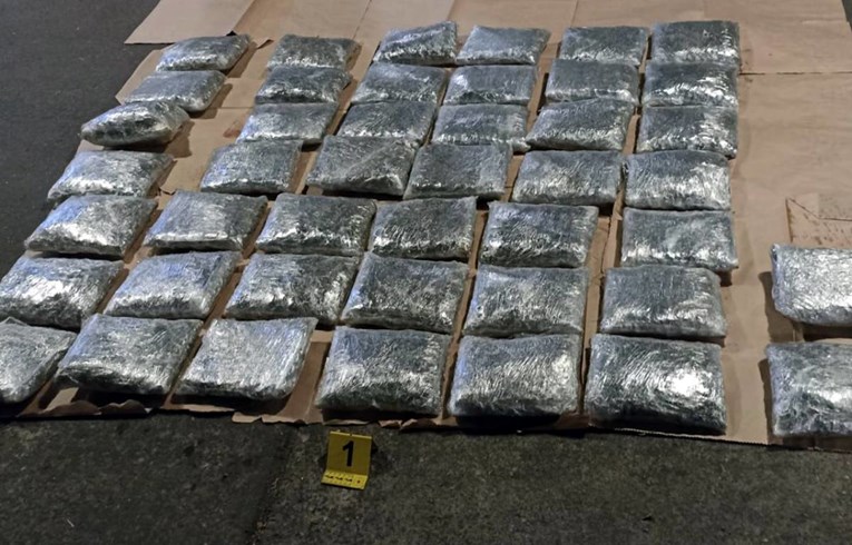 U Srbiji uhićen Hrvat (66): U autu mu pronašli 22 kg marihuane 