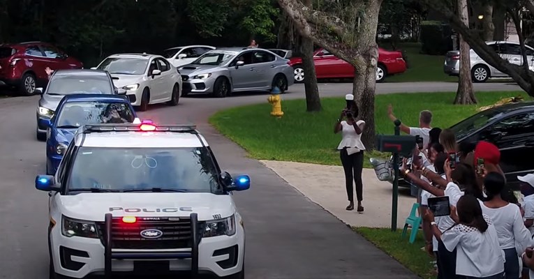 VIDEO Teško bolesnom obožavatelju Subarua ispunili želju i dovezli aute pred kuću