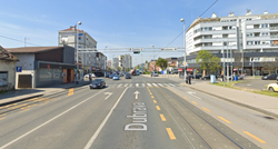 Prometna u Zagrebu: Vozačica (33) stajala na semaforu. Vozač (83) se zabio u nju
