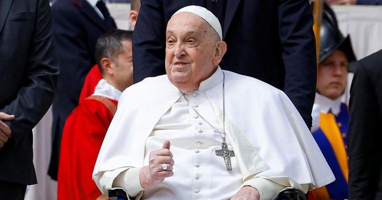 Papa Franjo propustio Križni put u rimskom Koloseju