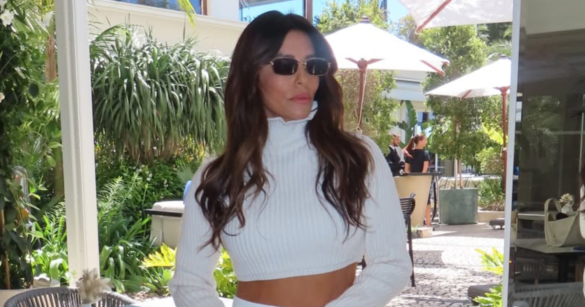 Eva Longoria (51) pokazala trbušnjake i isfurala hlače koje dijele mišljenja