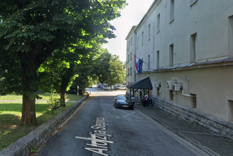Policajci u Gospiću napali državljanina BiH: Jedan osumnjičen za zločin iz mržnje