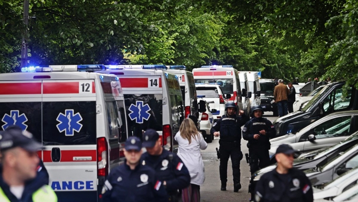 Iskočio iz vozila saniteta u Srbiji, usmrtio ga auto koji je naletio na njega