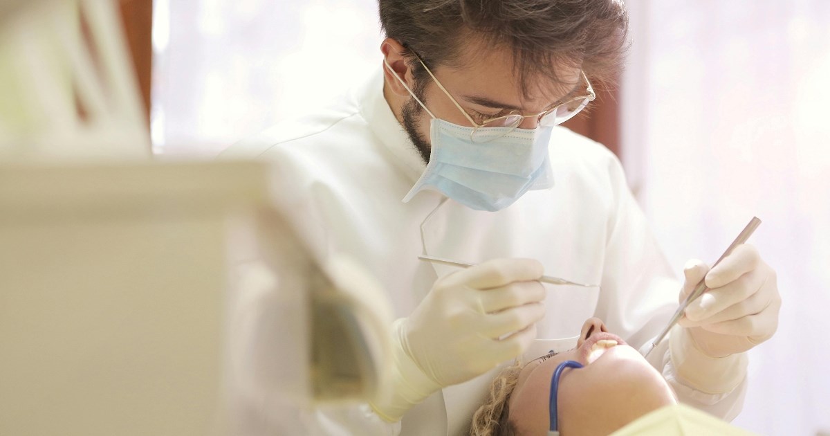 Stomatolog upozorava: Ako imate ove simptome, odmah se javite liječniku