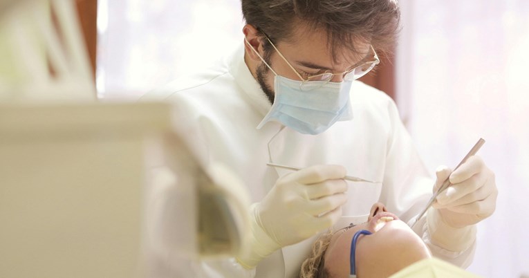 Stomatolog upozorava: Ako imate ove simptome, odmah se javite liječniku