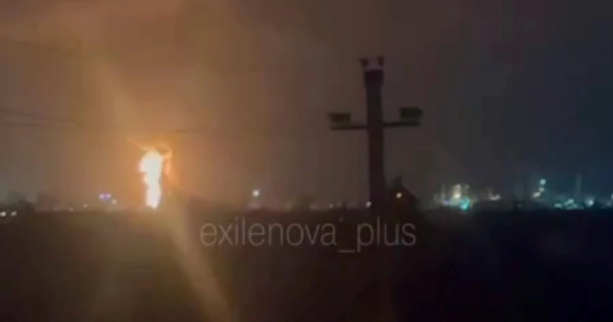 Velik ukrajinski napad na Rusiju: Gori rafinerija, zatvoreno pet zračnih luka