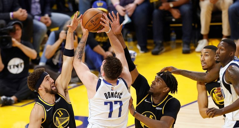 Warriorsi zaustavili Dončića, uvjerljivo pobijedili u prvoj utakmici finala Zapada
