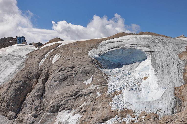 U urušavanju ledenjaka u Italiji poginulo 11 osoba