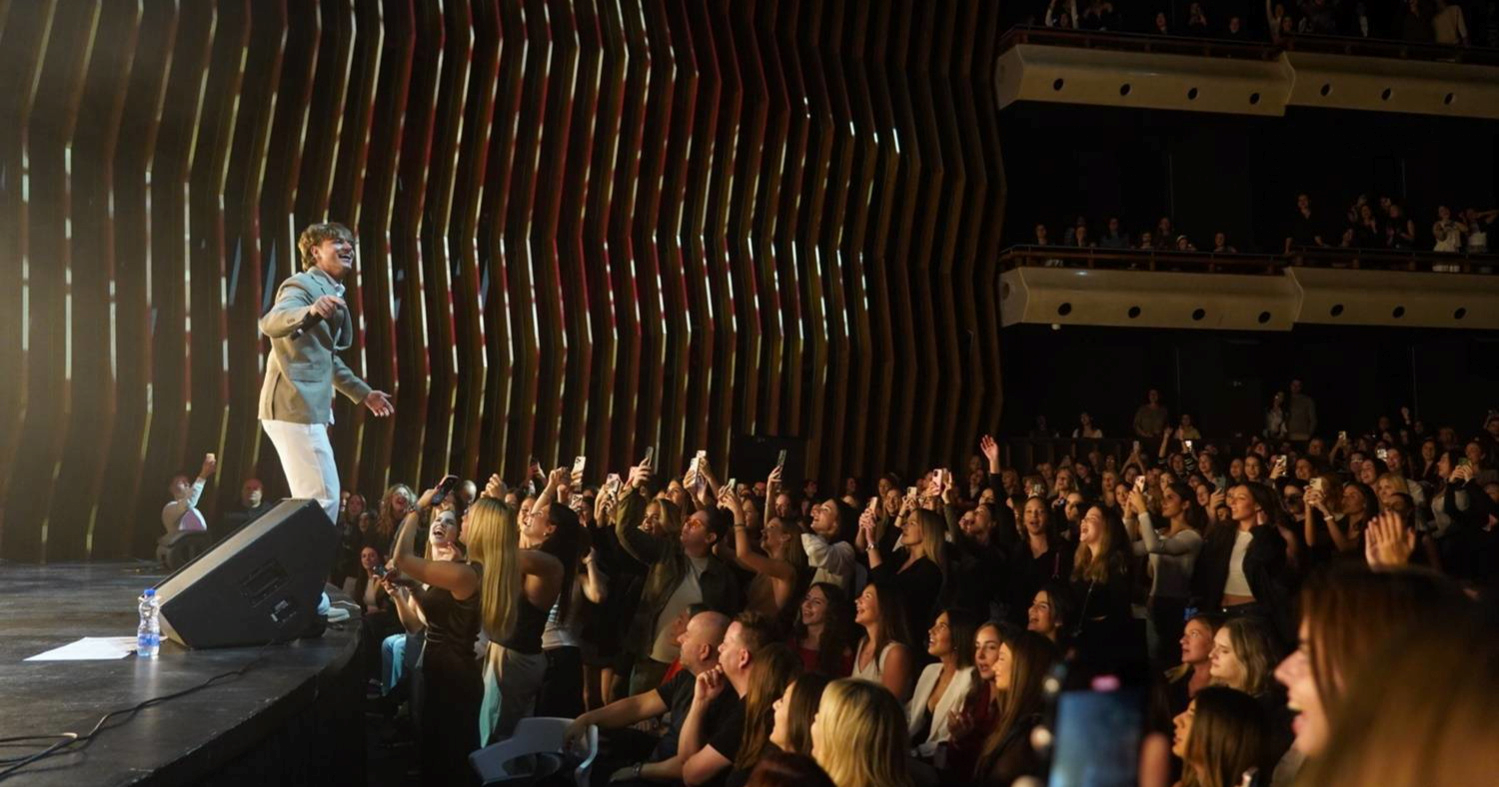 ANKETA Bi li pjevači trebali nastupati u arenama prije nego što imaju svoj album?