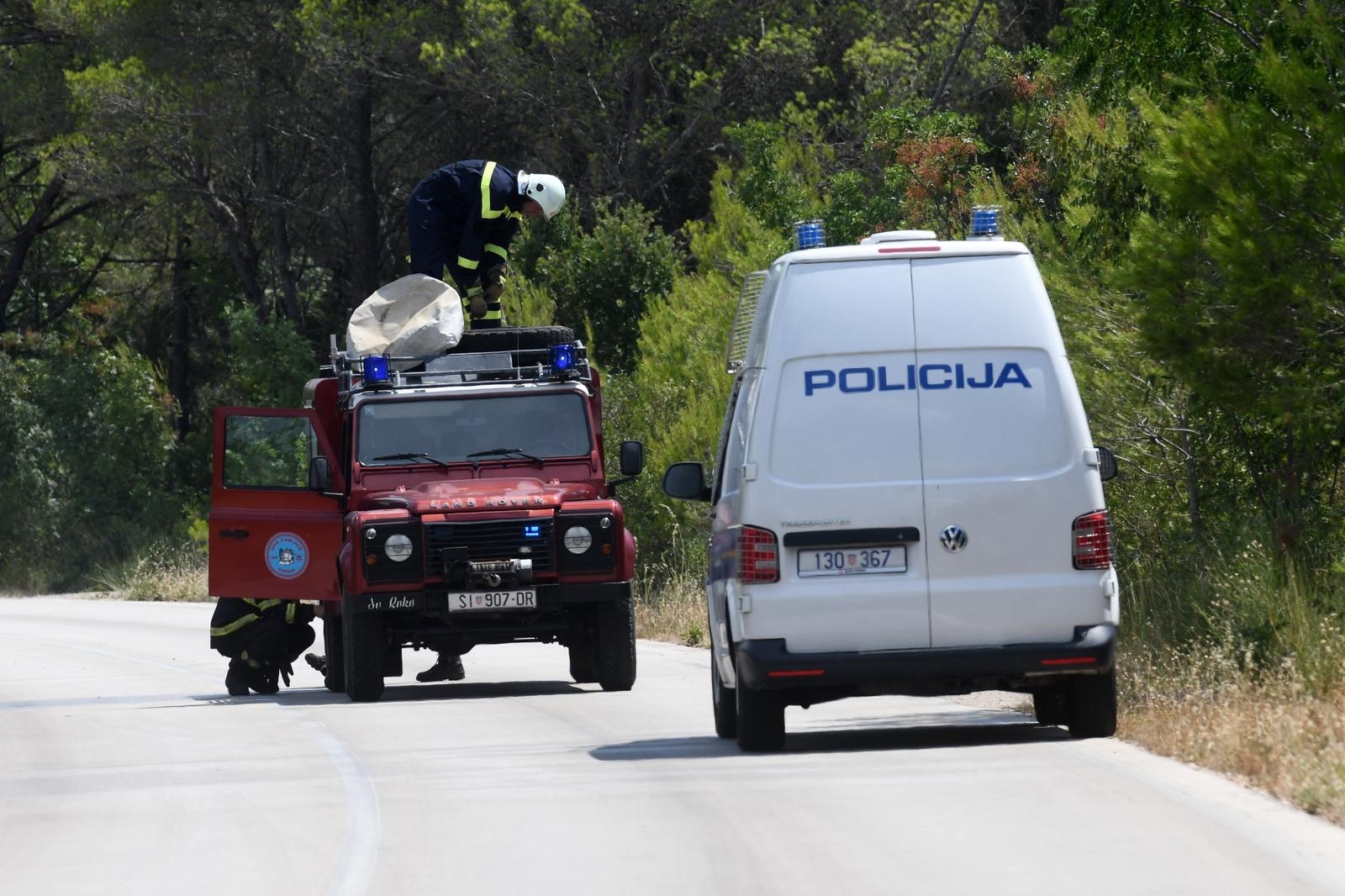 Policija objavila važna pravila za sve koji pale korov i travu