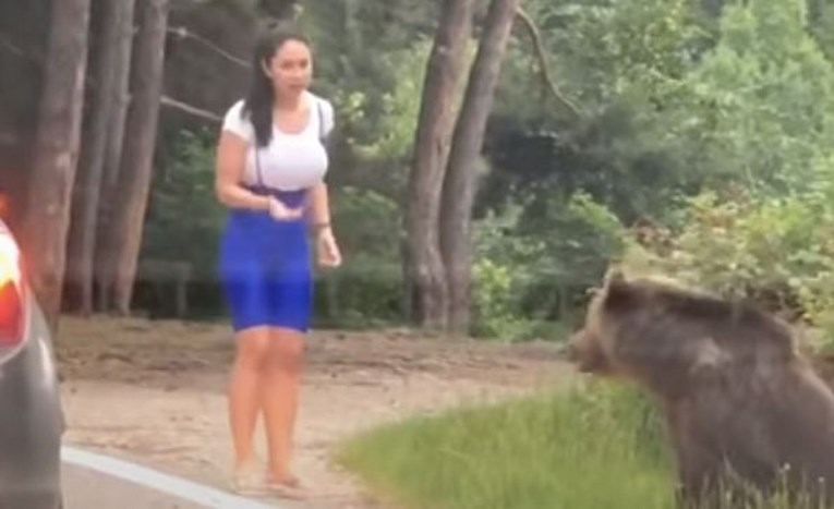 VIDEO Cura htjela pozirati s medvjedom, brzo je otkrila da je to bila glupa ideja
