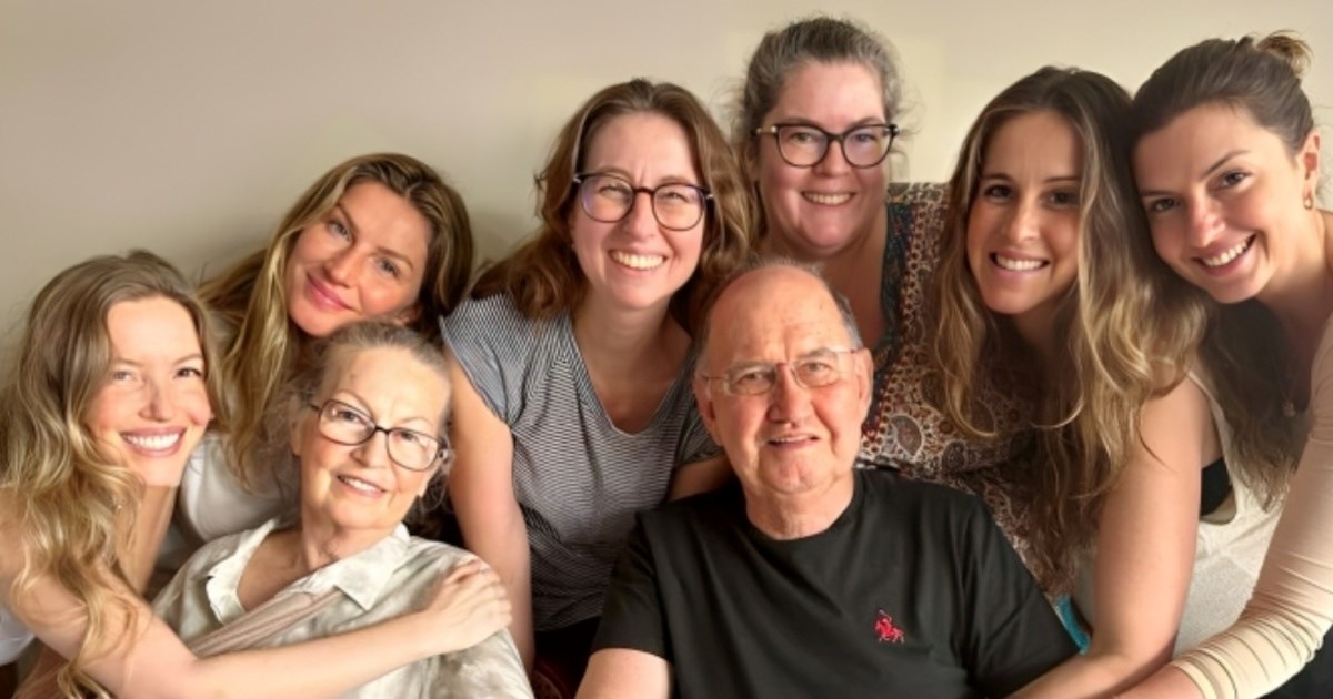 Jedna od najljepših žena svijeta objavila obiteljske fotke i pokazala pet sestara