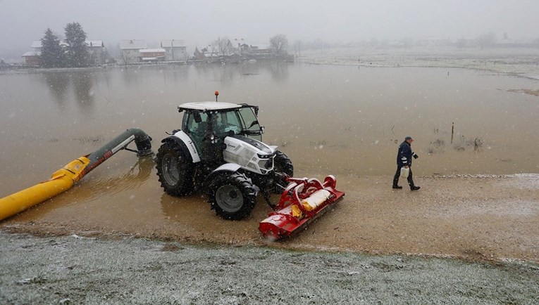 U Karlovcu i dalje na snazi izvanredne mjere obrane od poplave