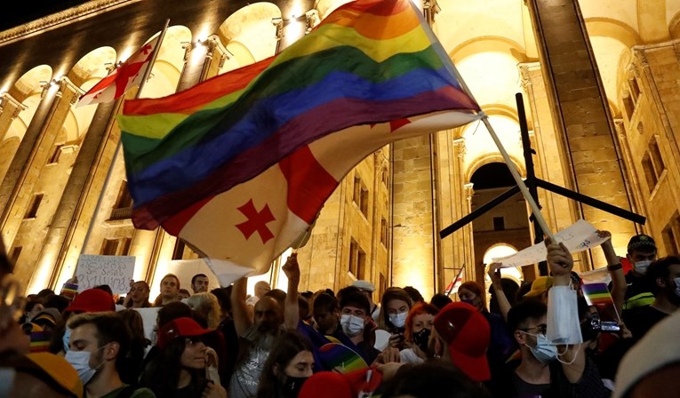 Gruzijci prosvjeduju zbog smrti novinara pretučenog u napadu na LGBT zajednicu