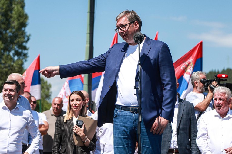 Vučić Jandrokoviću: Prošla su vremena kad ste s veleposlanikom na tenku protjerivali Srbe