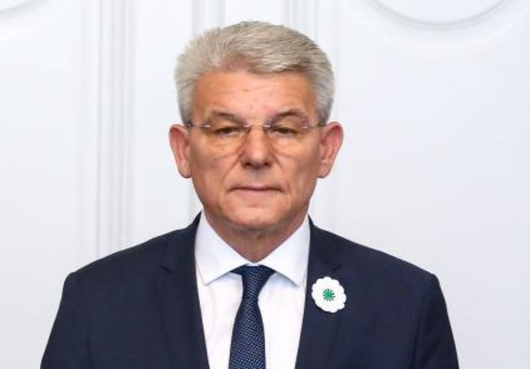 Džaferović se ne želi ispričati zbog napada na Kolindu, sad optužuje i Hrvatsku