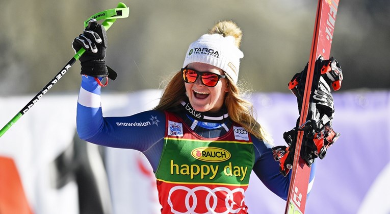 Senzacija na početku skijaške sezone, 17-godišnjakinja slavila u veleslalomu