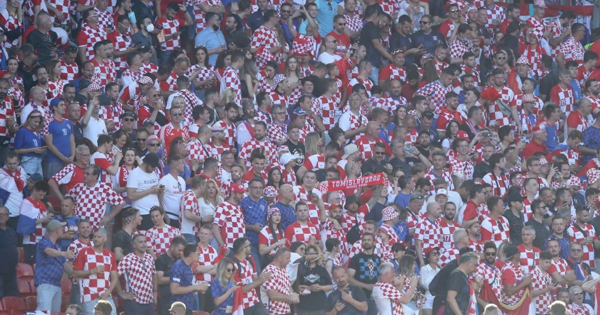 VIDEO Hrvatski navijači utišali Francuze kultnom pjesmom Dinamovih navijača