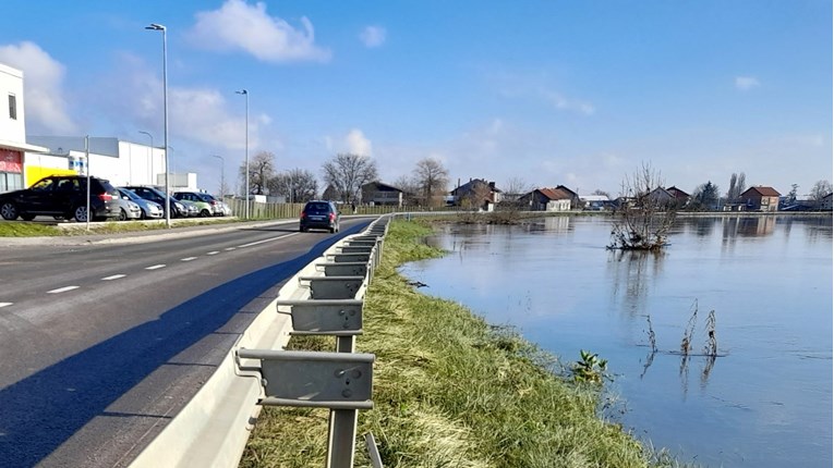 Razina Kupe raste u Karlovcu, ali nema opasnosti od poplave