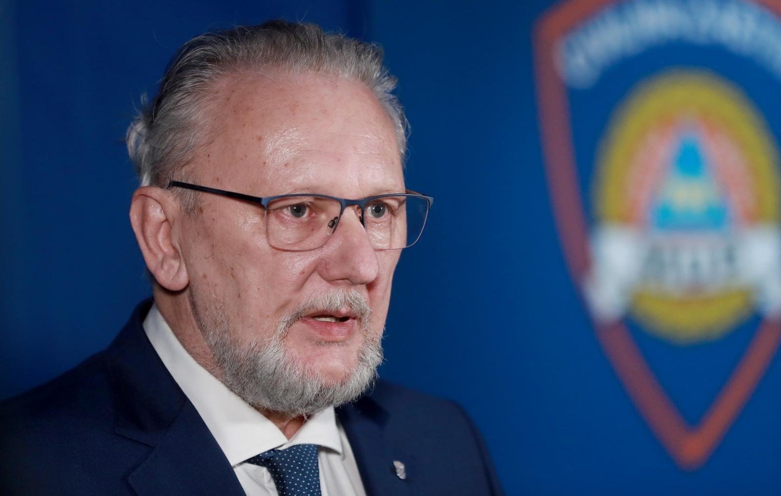 Ministar policije upozorava: Smanjite izlaske iz kuća