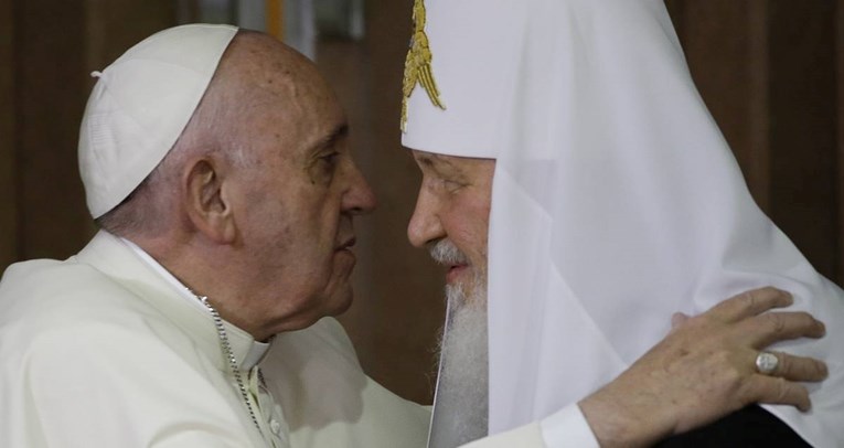 Papa upozorio ruskog patrijarha da ne bude Putinov ministrant. Stigla reakcija