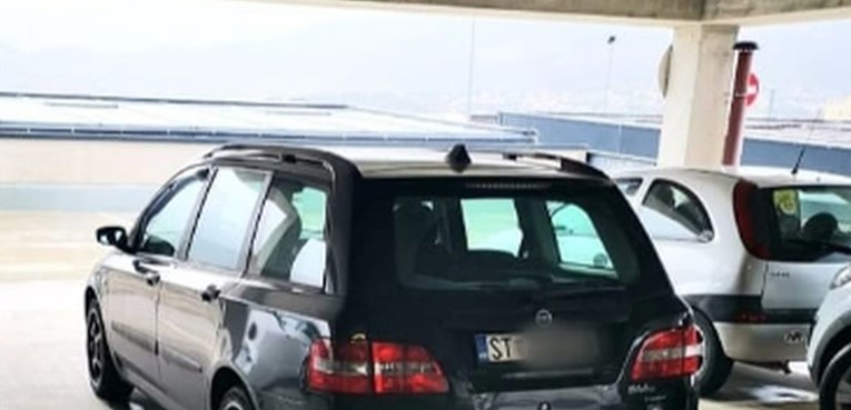 Fotka iz garaže u Splitu razbjesnila Dalmatince: "Treba ga opaliti po džepu"