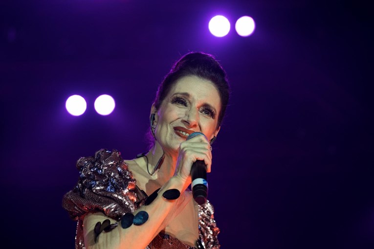 Doris Dragović otkazala koncert u krcatom zagrebačkom klubu: "Tri sata se borimo"