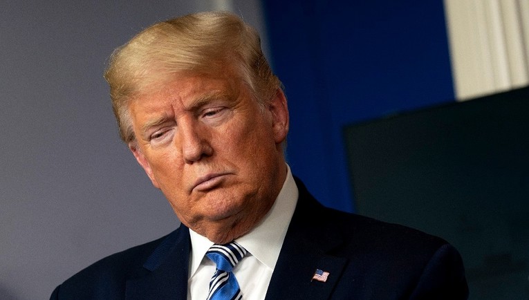 Trump: Teško je dostaviti maske i respiratore u savezne države