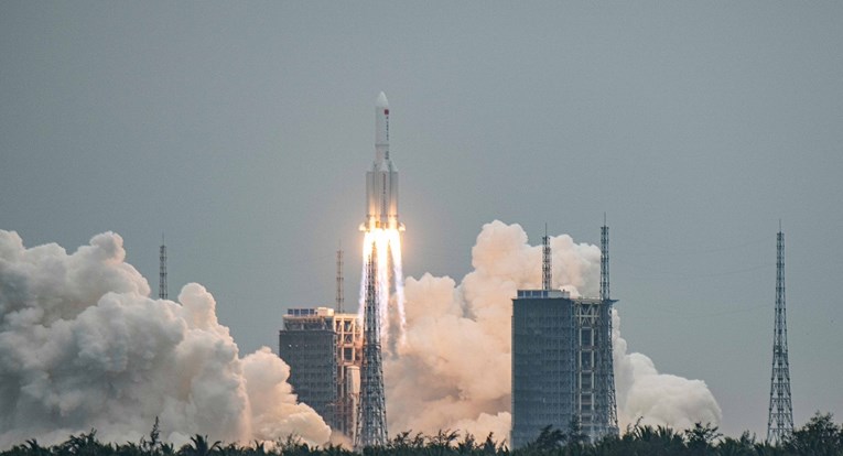 Kineska raketa pada prema Zemlji. Astrofizičar objavio gdje bi mogle pasti krhotine