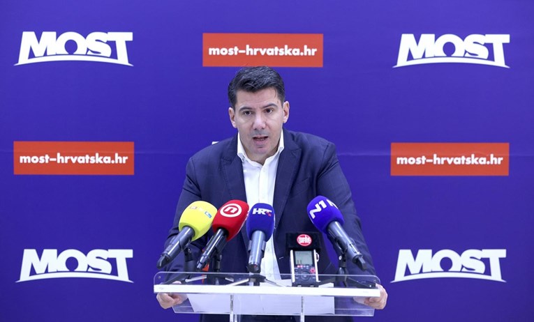 Grmoja: Vlast želi porobiti institucije i zaštititi političku elitu