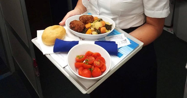 Bloger Nik piše recenzije hrane u avionima. Evo što kaže za Croatia Airlines