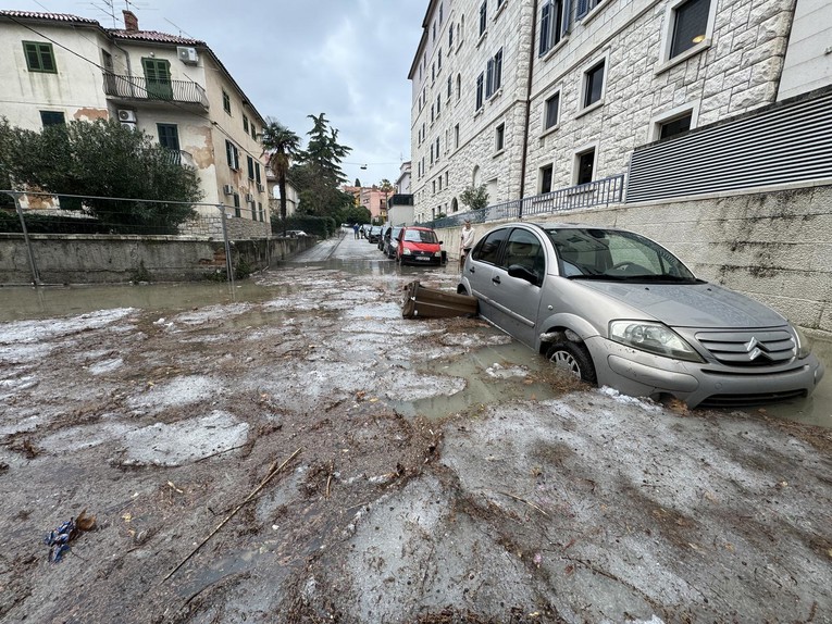 DHMZ izdao crveni alarm za dijelove Dalmacije. Policija poslala upozorenje