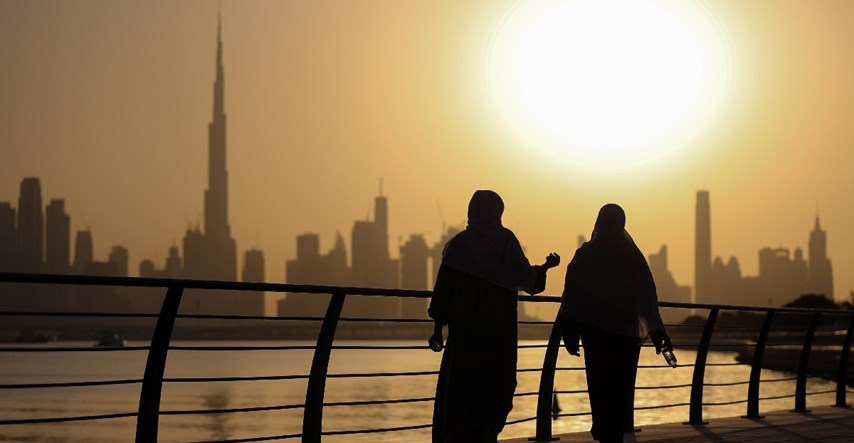 Skupina žena se slikala gola na balkonu u Dubaiju, uhićene su