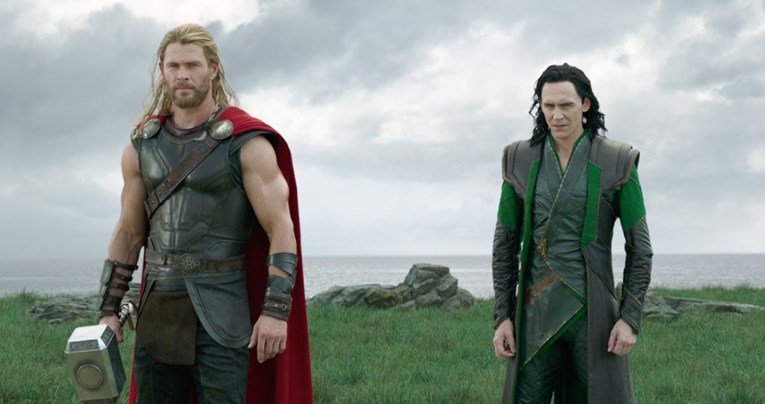 Glumac objavio staru fotku, pogledajte kako su Thor i Loki izgledali prije 10 godina