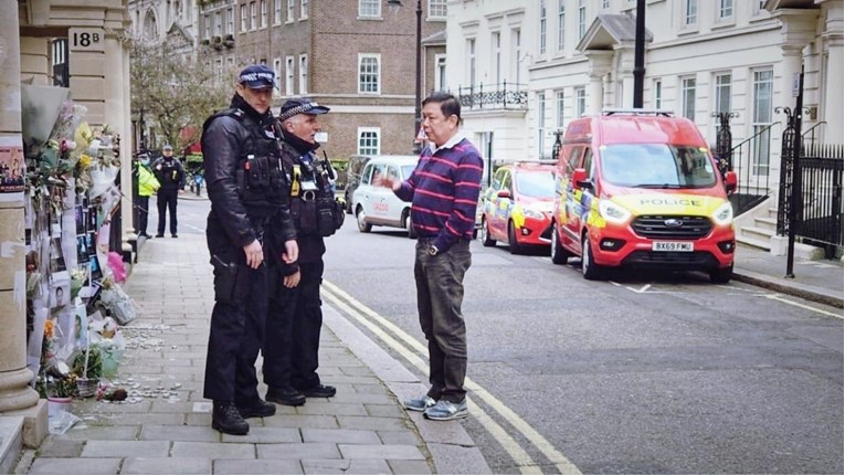 Mjanmarski veleposlanik izbačen iz ambasade u Londonu, proveo noć u autu