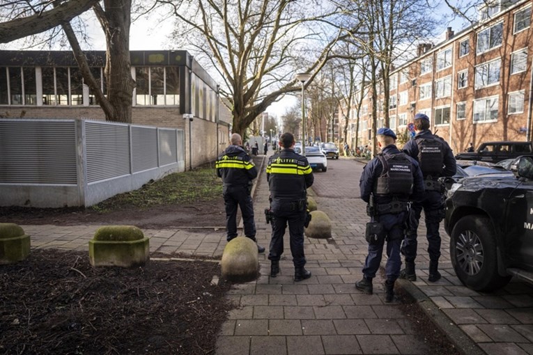 Nizozemska policija uhitila petog osumnjičenika za podmetanje požara u sinagogi