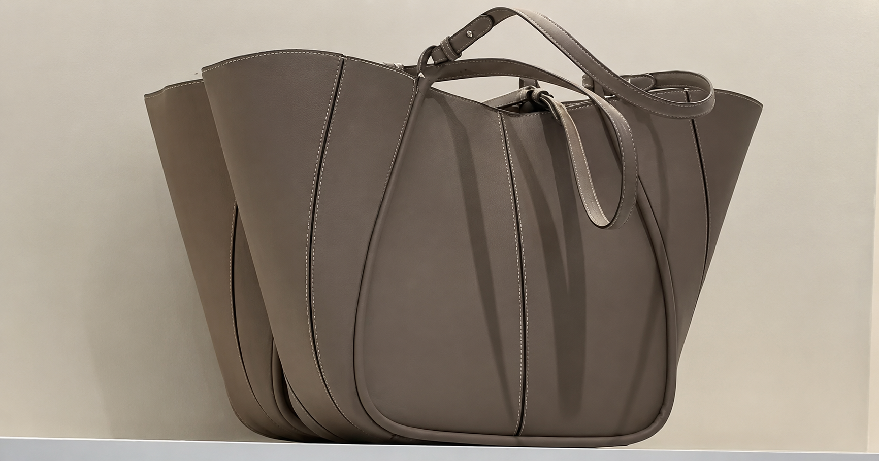 Polène hit torba stoji 440 €. Zara je sada dobila odličan duplić za 36 €