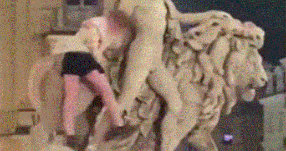 VIDEO Turist u Bruxellesu razbio povijesni kip