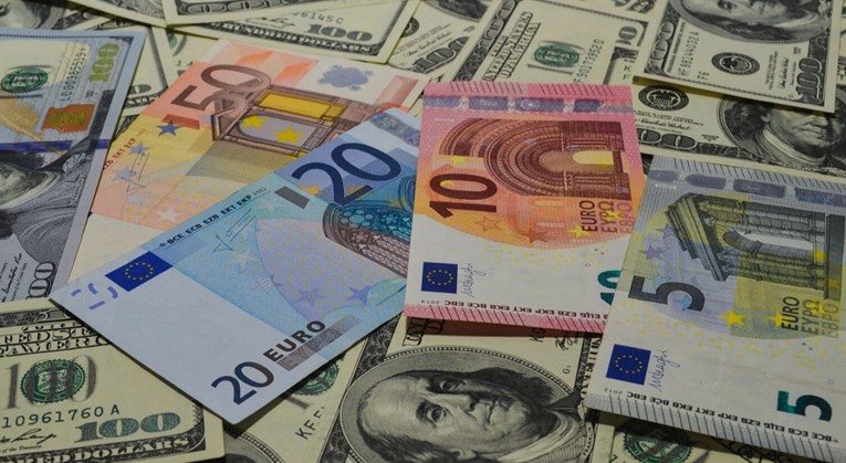Dolar pao, euro ojačao