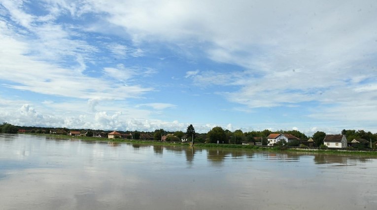 Drava ozbiljno prijeti selima u Podravini, vodostaj bi trebao doseći 6.5 metara