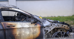 Rano jutros u zagrebačkoj Dubravi izgorio Mercedes