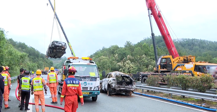 U strašnoj nesreći u Kini 48 poginulih. Kinezi slave herojski potez vozača kamiona