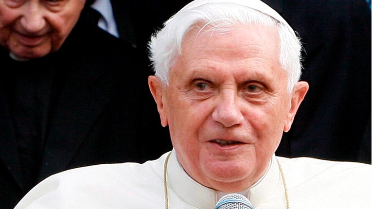 Papa Benedikt napao njemačku Crkvu: "Mnogima je vjera samo rutina"