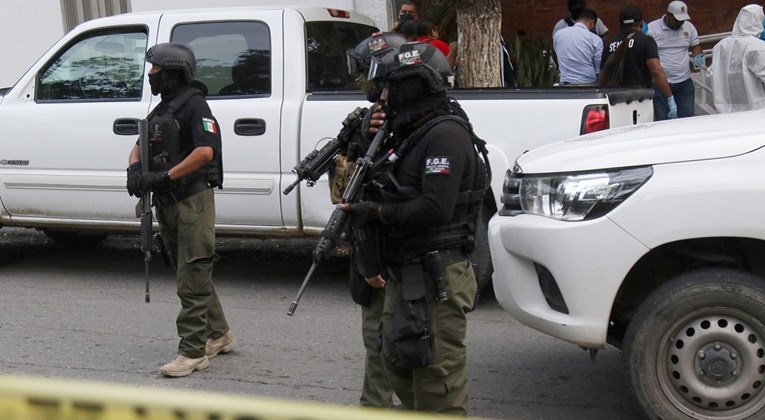 Korumpirani meksički policajci ukrali hrpu droge kartelu. Pokrenuta krvava odmazda