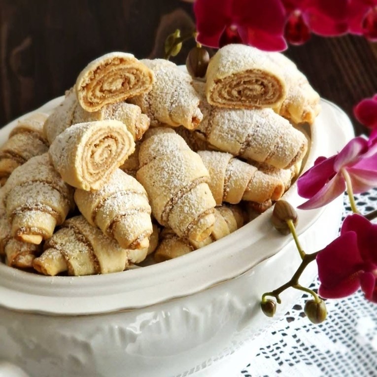 Čitateljica oduševila receptom za prhke kiflice s orasima, zapišite si ga