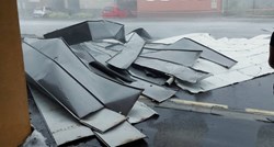 VIDEO I FOTO Oluja u Osijeku: Vjetar odnio krov zgrade, pod autom se otvorila rupa