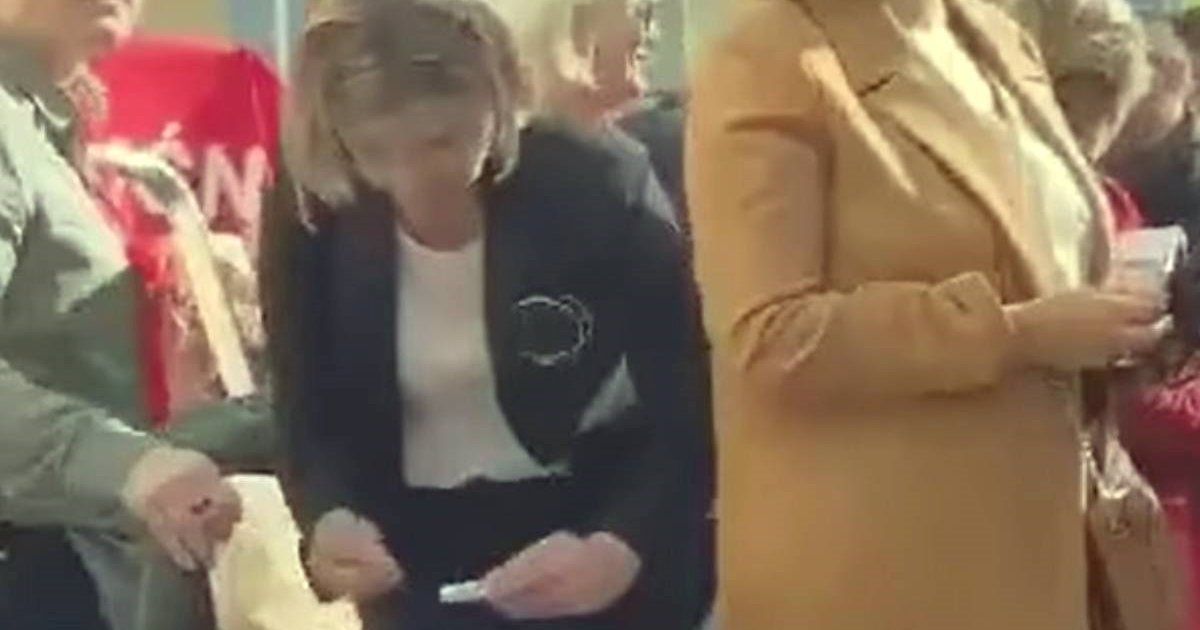 Širi se video Sandre Benčić, desničari tvrde da mota joint. Ona kaže: To je duhan